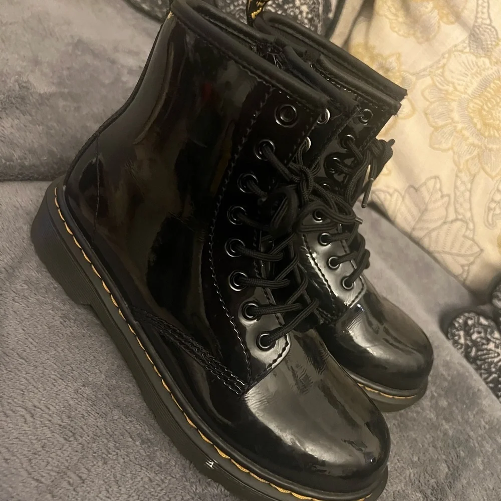 KIDS 1460 PATENT LEATHER LACE UP BOOTS